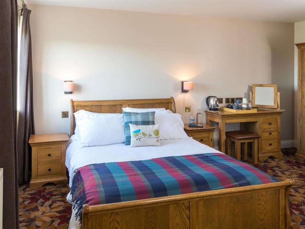Three Horseshoes Inn Powerstock Номер фото